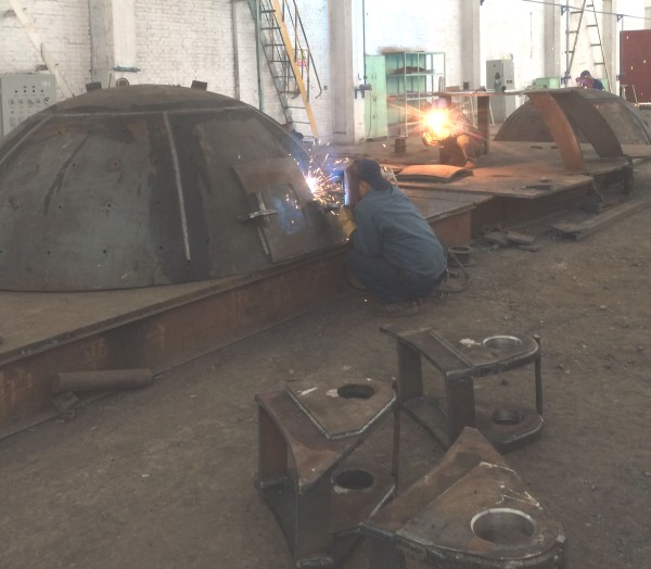 节资降耗记心间 加班加点赶生产---记华冶公司铆焊作业区的员工们